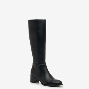 Coach and Four Elegant Black Leather Boots